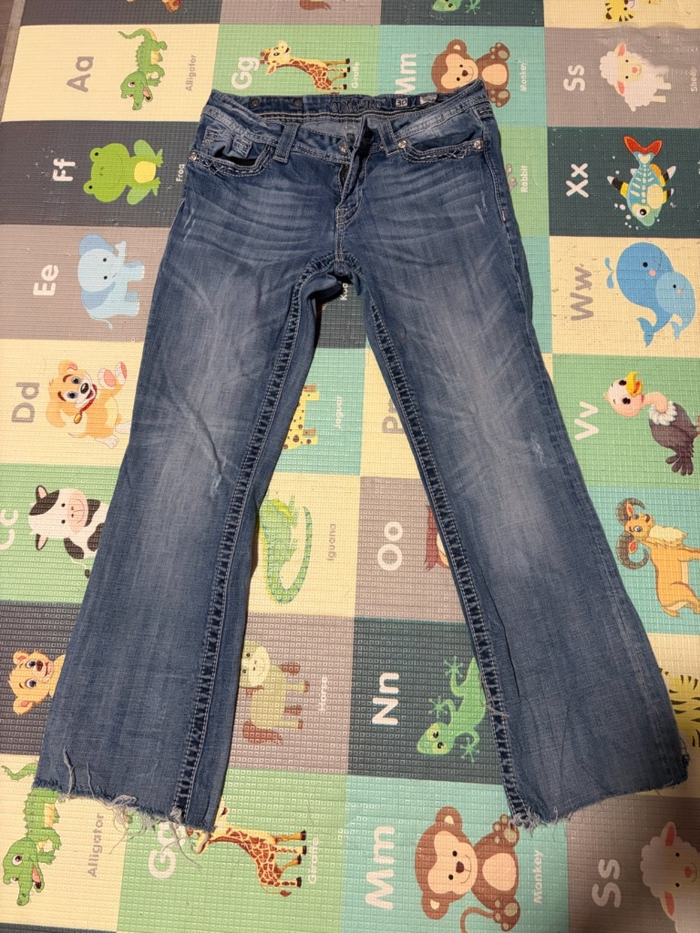 Miss me bootcut jeans 
Xtra short for heels or short gals
Size 30